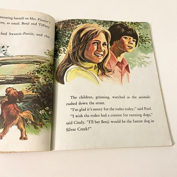 Vintage 1978 Joe Camps Benji Fastest Dog in the West Little Golden Book - Picture 11 of 16